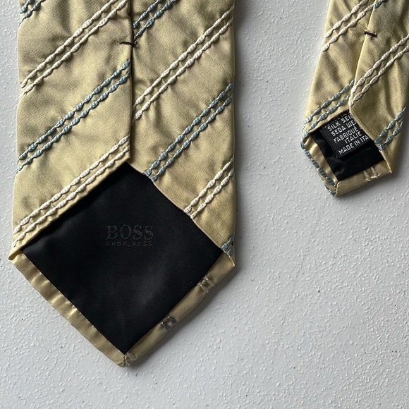 Hugo Boss silk Tie - Picture 3 of 4